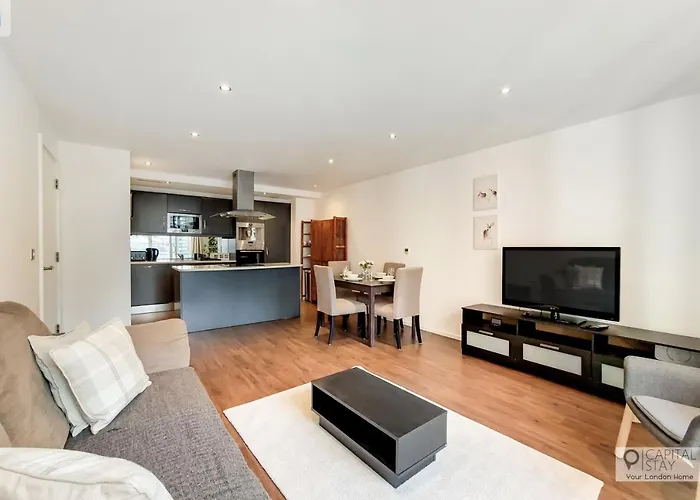 Fully Serviced Two Bed Apartment By Excel & O2